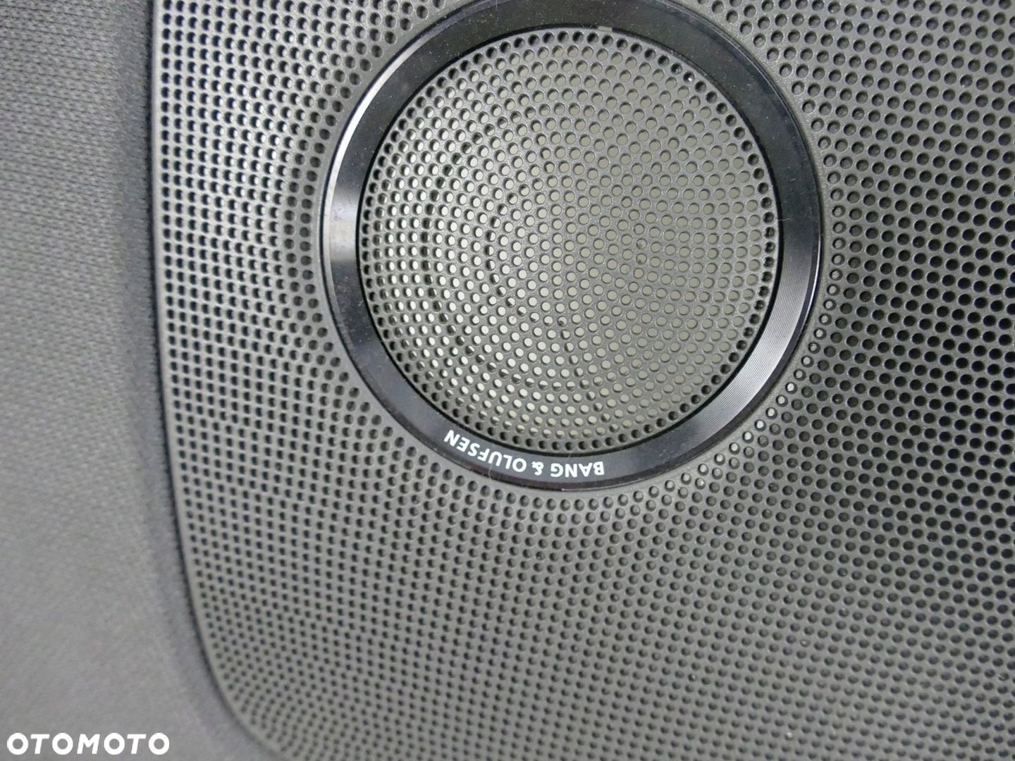 AUDI A4 B8 S-LINE SEDAN PÓŁKA BAGAŻNIKA TYŁ GŁOŚNIKI BANG  OLUFSEN - 4