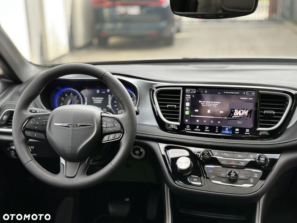 Chrysler Pacifica - 22