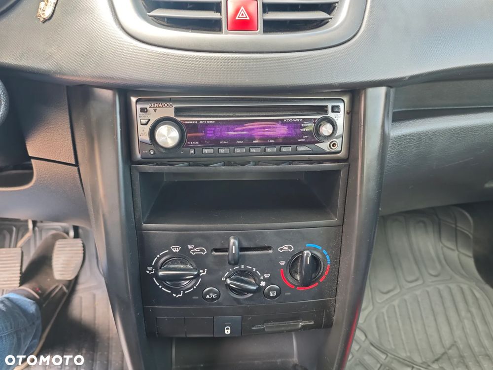 Peugeot 207 - 18