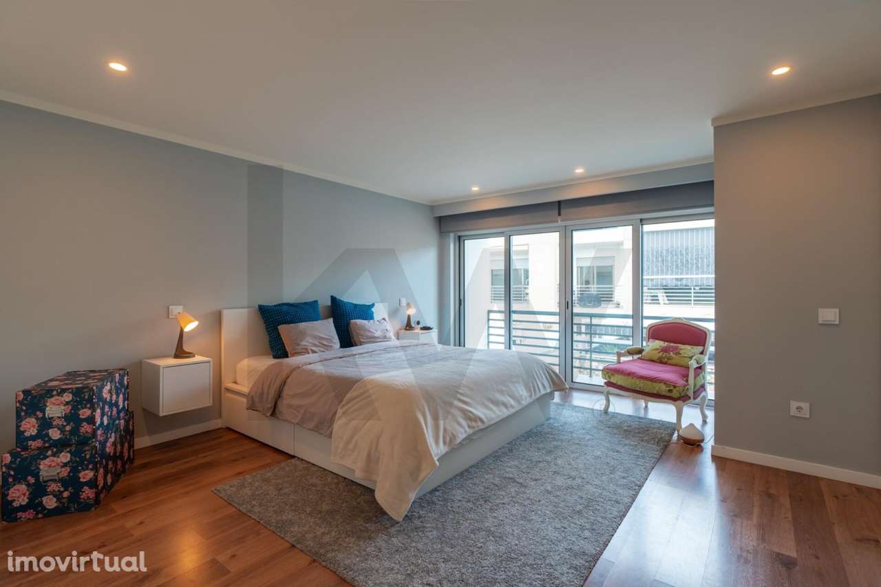 MORADIA T3+2 | 5 QUARTOS 3 SUITES | RIAS PARQUE EM VILA R.SANTO ANTÓNI - Grande imagem: 2/54