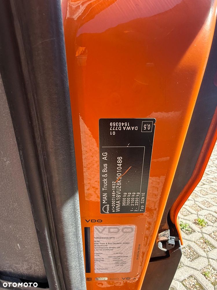 MAN TGE 3.180 DOKA - Tył napęd 6-osobowa - 18