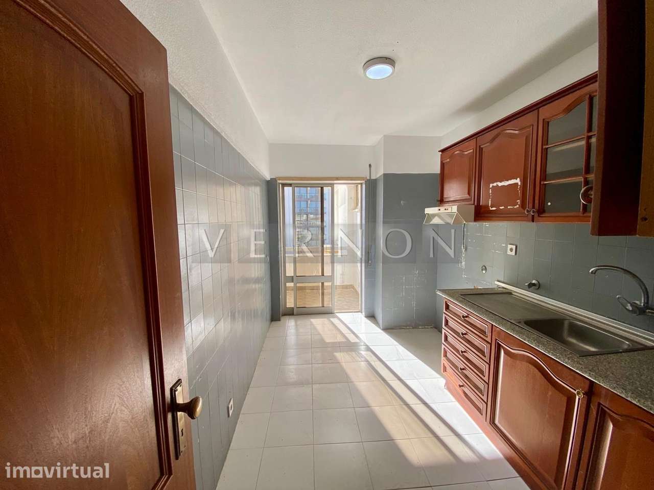 Algarve para venda apartamento T2 com Vista Mar a 50m da Praia da Roch - Grande imagem: 4/24