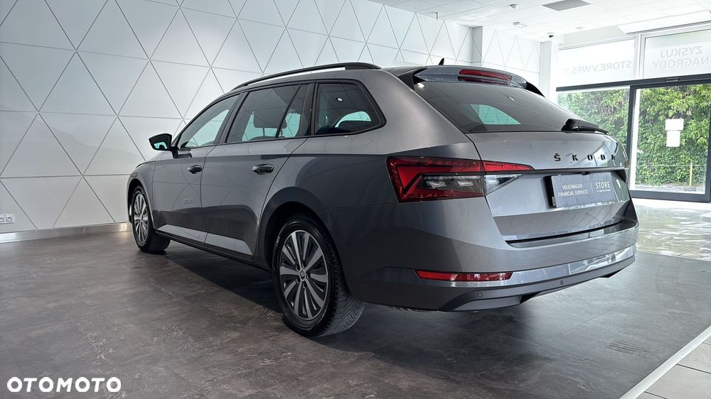 Skoda Superb 2.0 TDI SCR Style DSG - 4