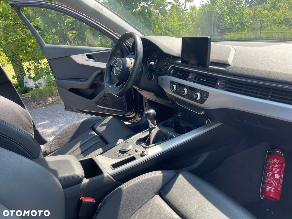 Audi A4 Avant 35 TFSI sport - 14