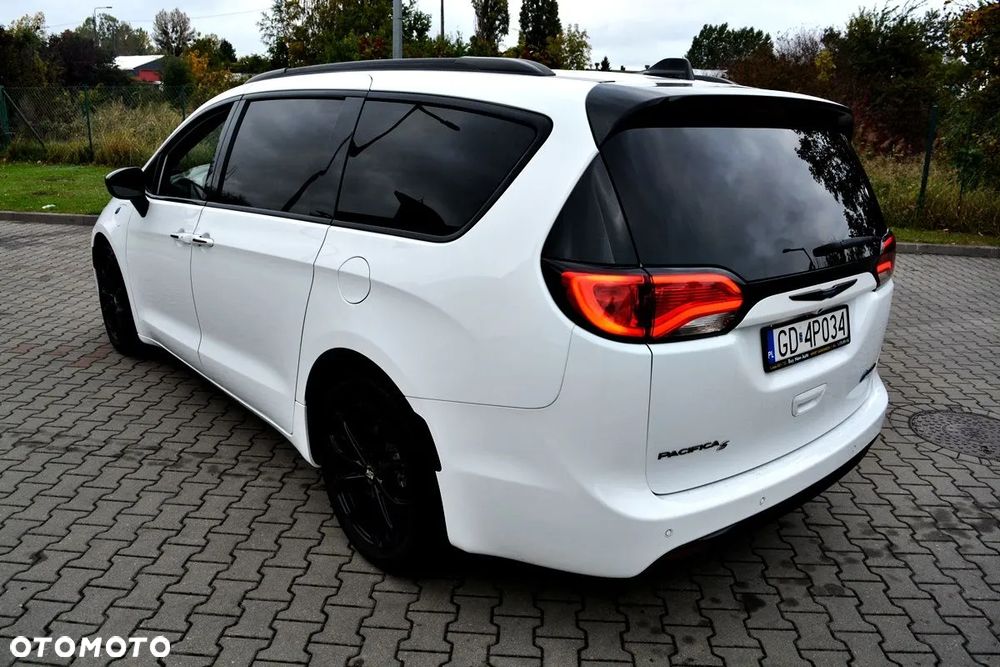 Chrysler Pacifica - 3