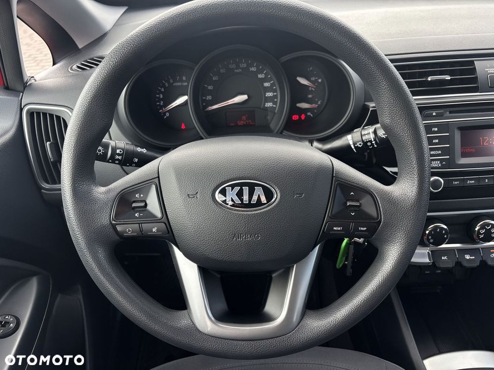 Kia Rio - 11