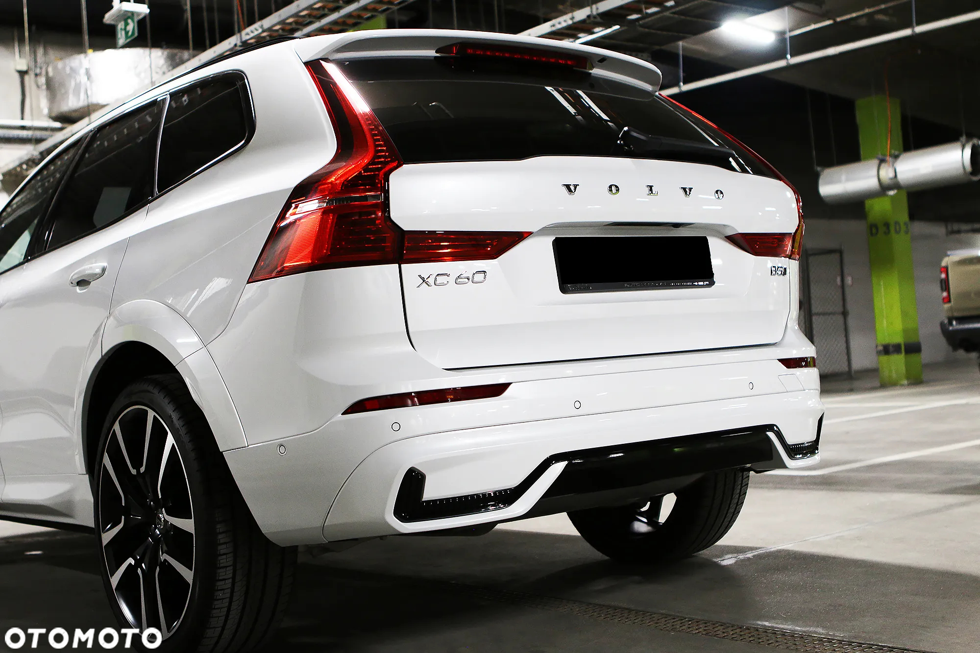 Volvo XC 60 B5 B AWD Ultimate Black Edition - 18