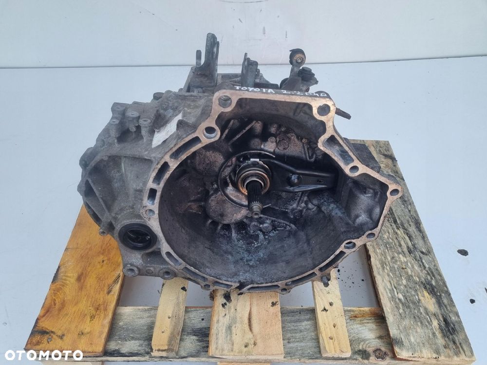 Toyota Corolla Verso II 2.2 D4D SKRZYNIA BIEGÓW manualna MANUAL - 1