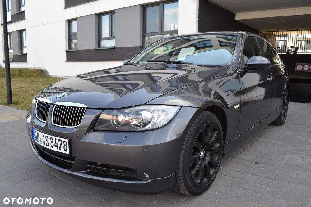 BMW Seria 3 325i - 1