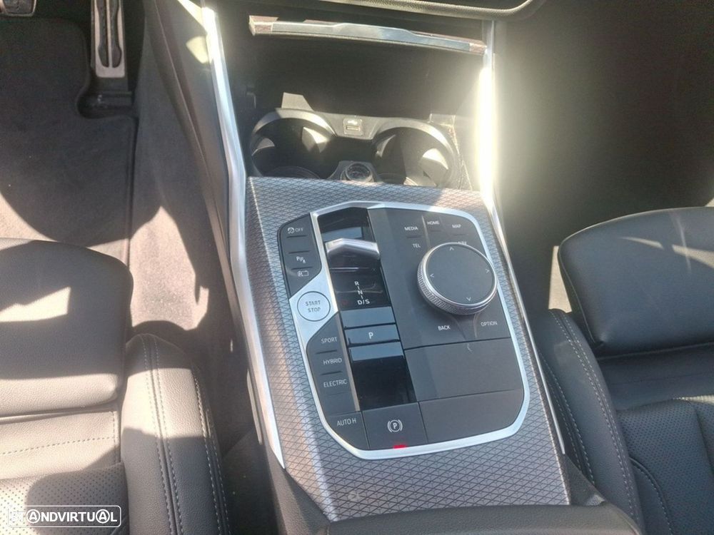BMW 330 e Pack Desportivo M Auto - 15