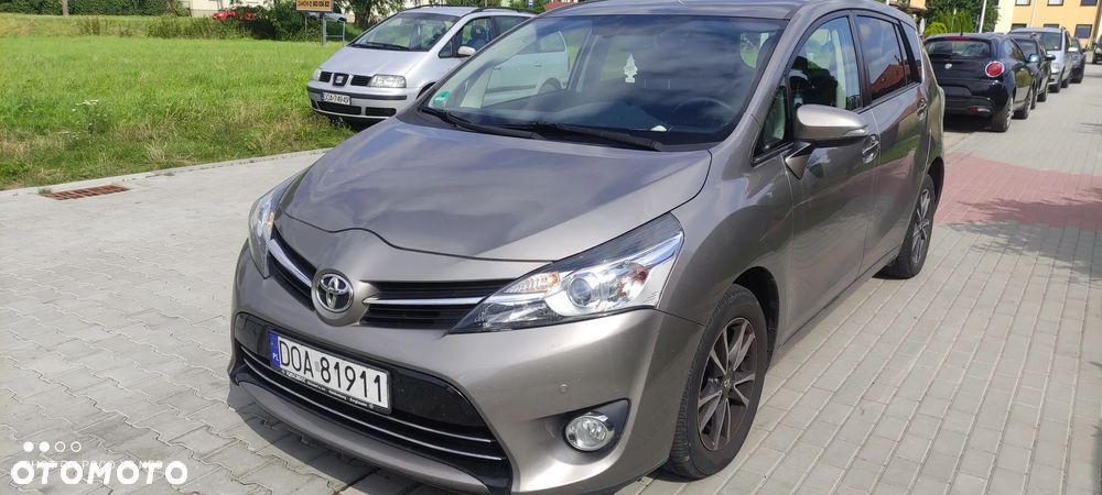 Toyota Verso 1.6 D-4D Prestige - 4