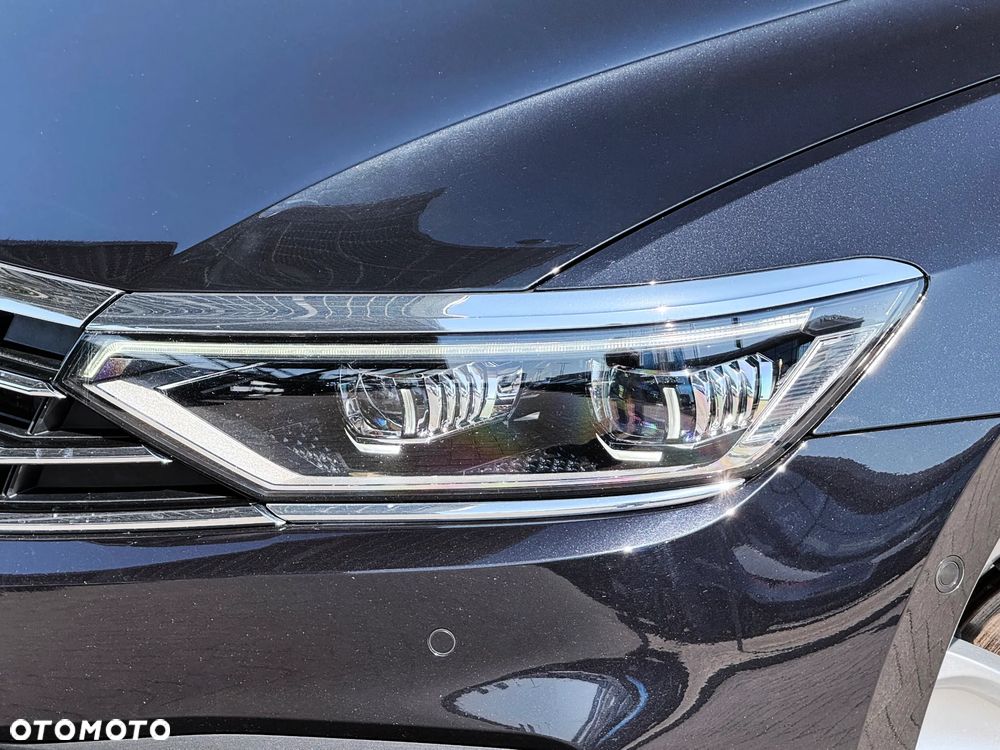 Volkswagen Passat Variant 2.0 TDI EVO Elegance DSG - 10