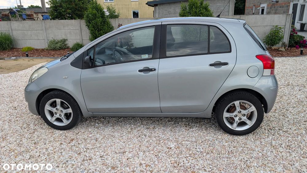 Toyota Yaris - 4