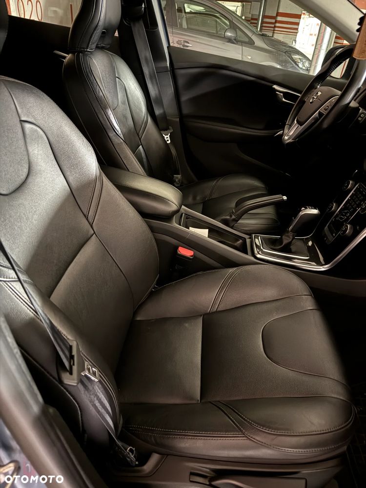 Volvo V40 D2 Inscription - 9