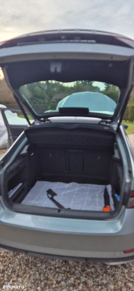 Skoda Superb 2.0 TDI Sportline DSG - 24