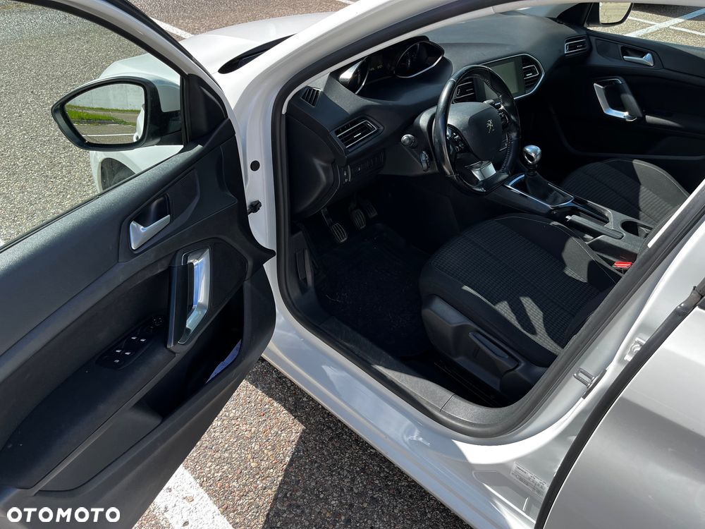 Peugeot 308 1.2 PureTech GPF Active S&S - 6