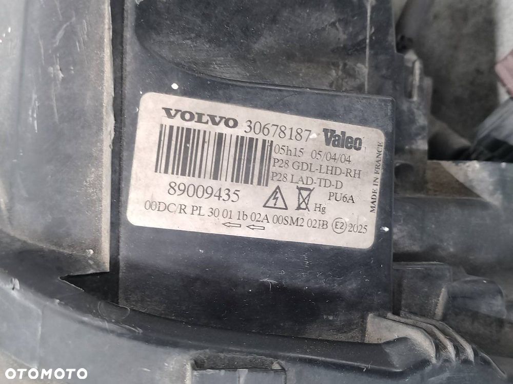 LAMPA PRZÓD PRAWA XENON VOLVO XC90 ( 02-14 ) 30678187 89009435 - 5