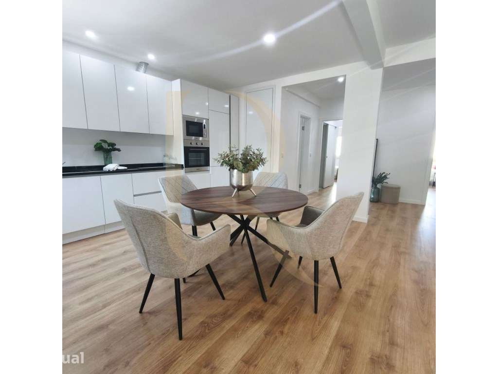 Apartamento T3 remodelado com elevador em Benfica - Grande imagem: 3/23