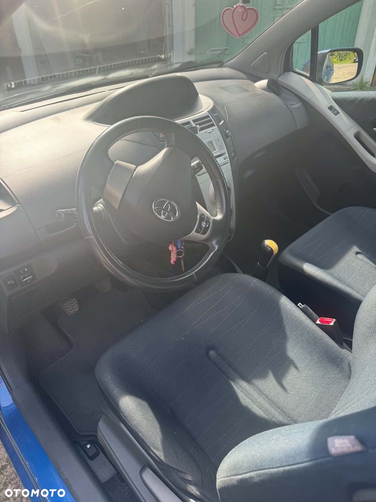 Toyota Yaris 1.3 Luna A/C - 8