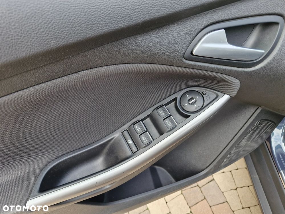 Ford Focus 1.0 EcoBoost STart-Stopp-System TITANIUM - 14