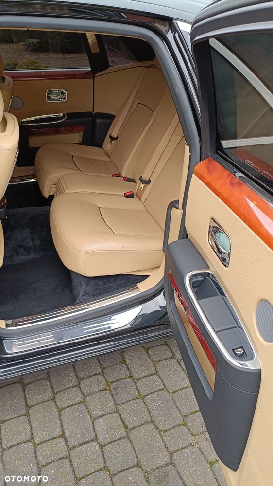 Rolls-Royce Ghost - 17