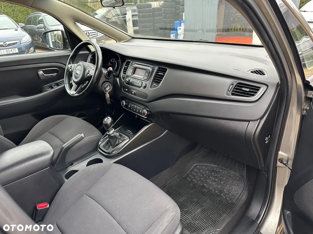 Kia Carens 1.7 CRDi 115 Dream Team Edition - 14