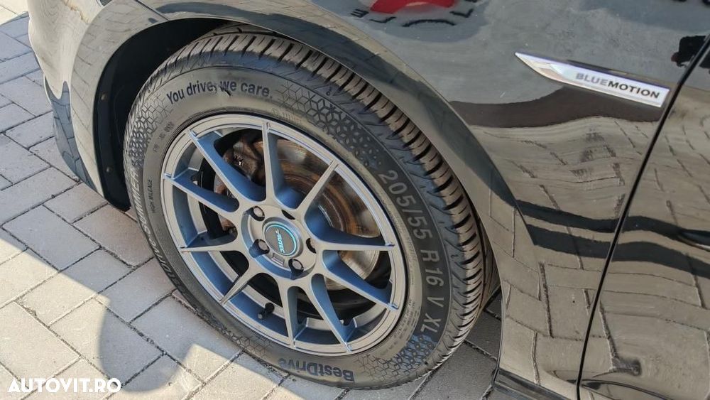 Volkswagen Golf - 24