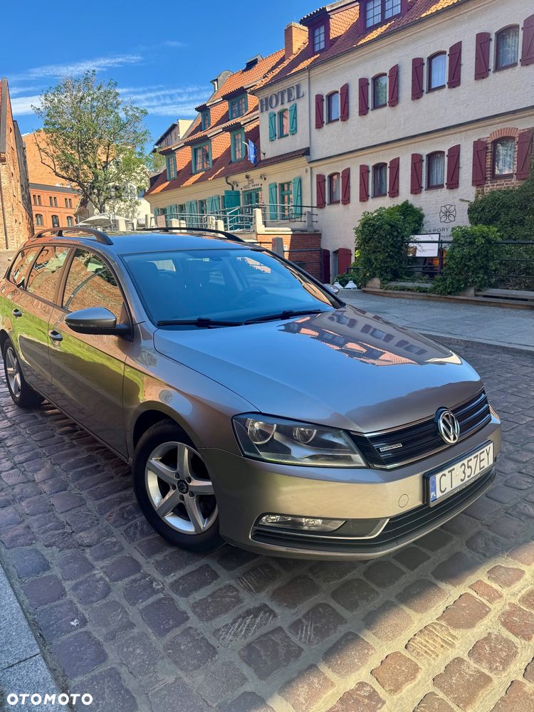 Volkswagen Passat - 1