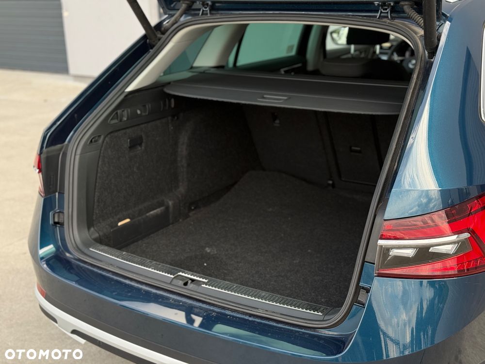 Skoda Superb 2.0 TDI SCR 4x4 Scout DSG - 37