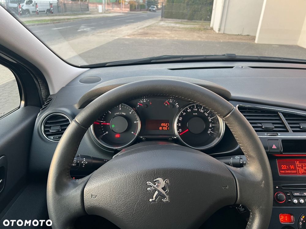 Peugeot 3008 HDi 115 Allure - 16