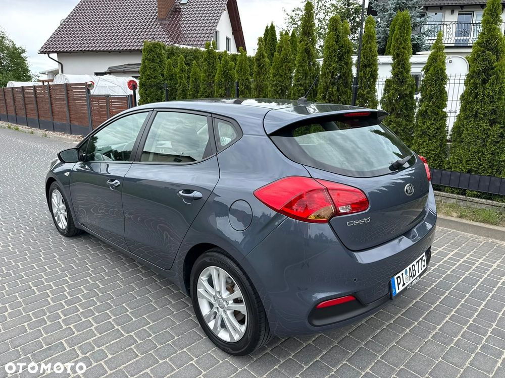 Kia Ceed 1.4 CVVT Dream-Team Edition - 4