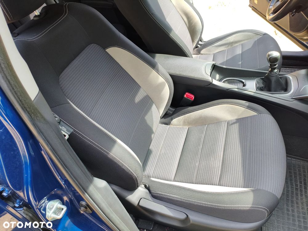 Toyota Avensis 1.6 D-4D Active - 6
