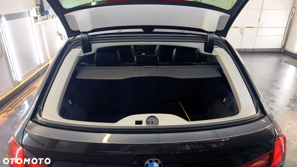 BMW Seria 5 530d xDrive Sport-Aut - 18