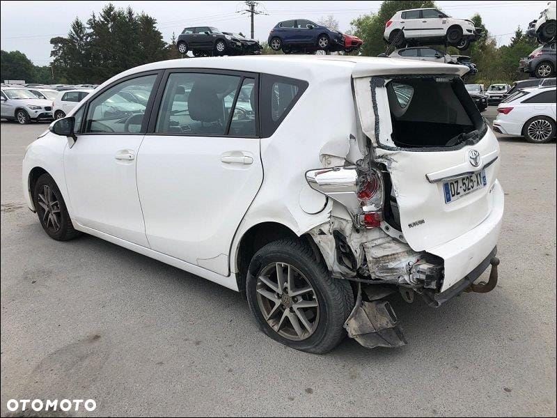Toyota Verso - 4