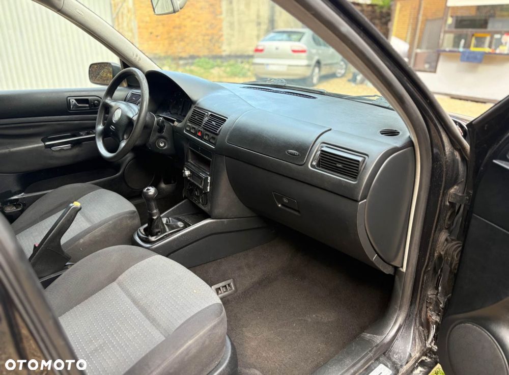 Volkswagen Golf - 5