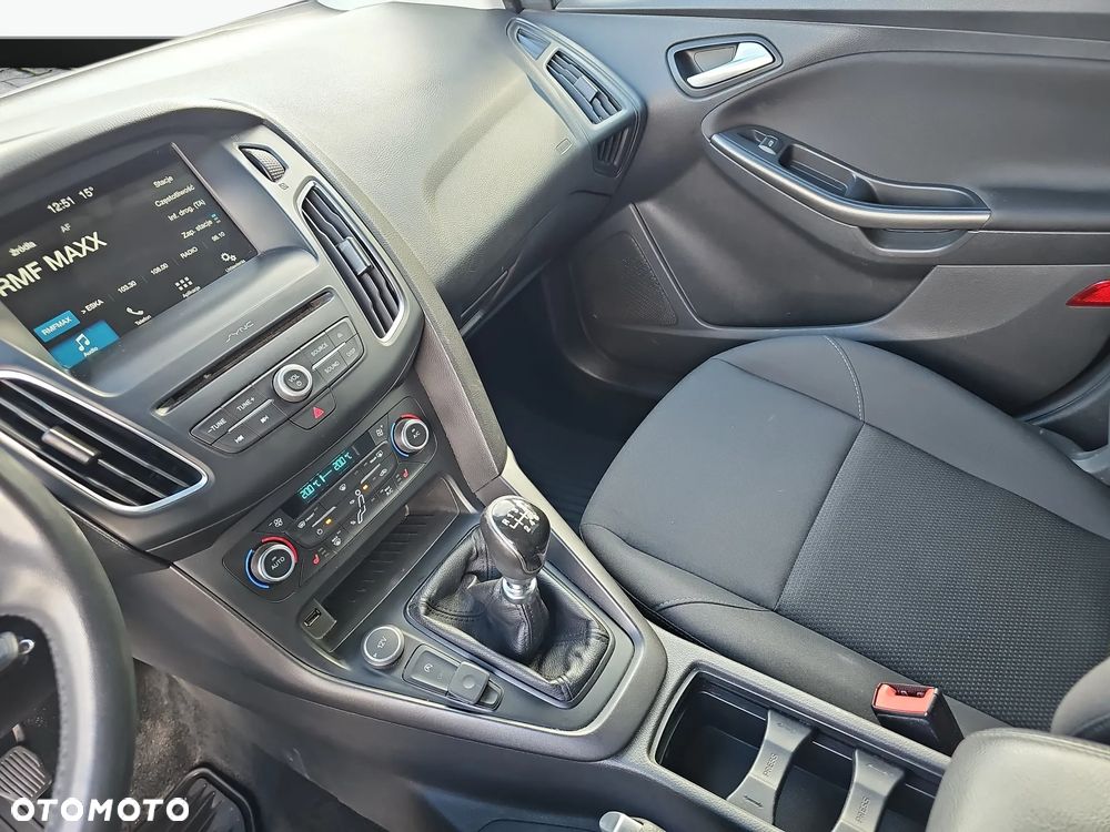 Ford Focus 1.5 EcoBoost Trend Edition Business - 18