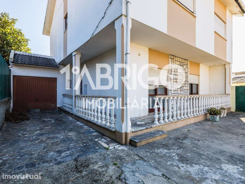 Moradia T4, perto do centro da cidade da Marinha Grande - Grande imagem: 2/23