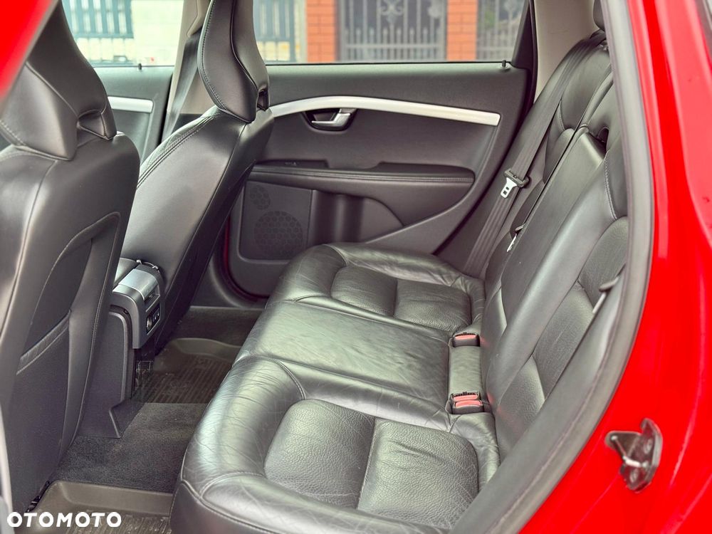 Volvo V70 2.5T R-Design Summum - 21