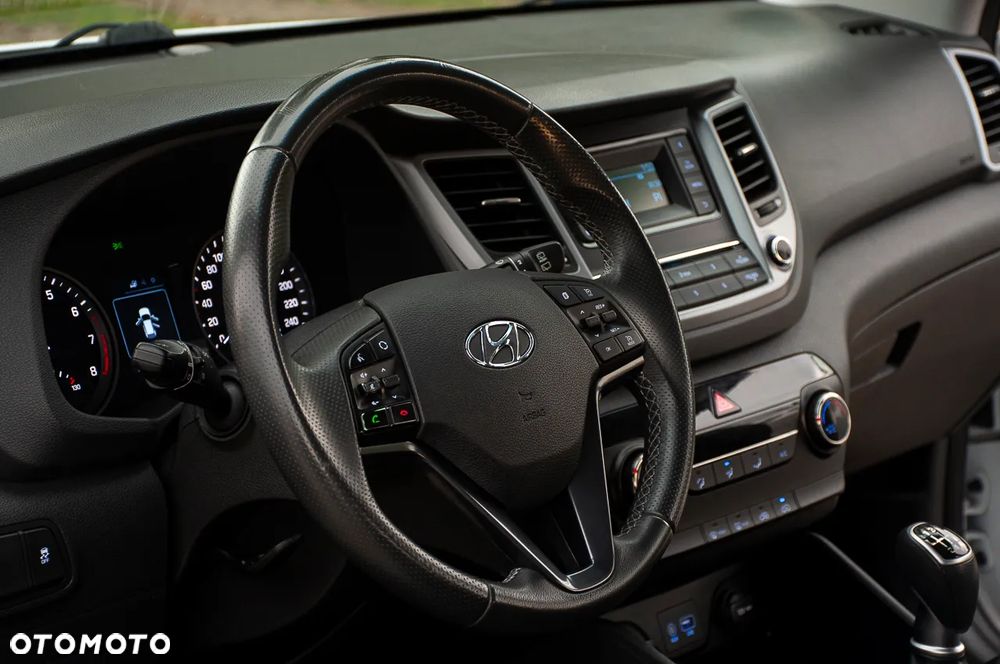 Hyundai Tucson 1.6 GDI BlueDrive Comfort 2WD - 24