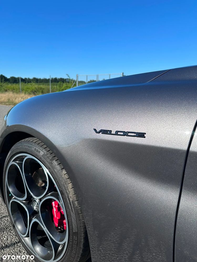 Alfa Romeo Giulia 2.0 Turbo 16V AT8 Veloce - 17