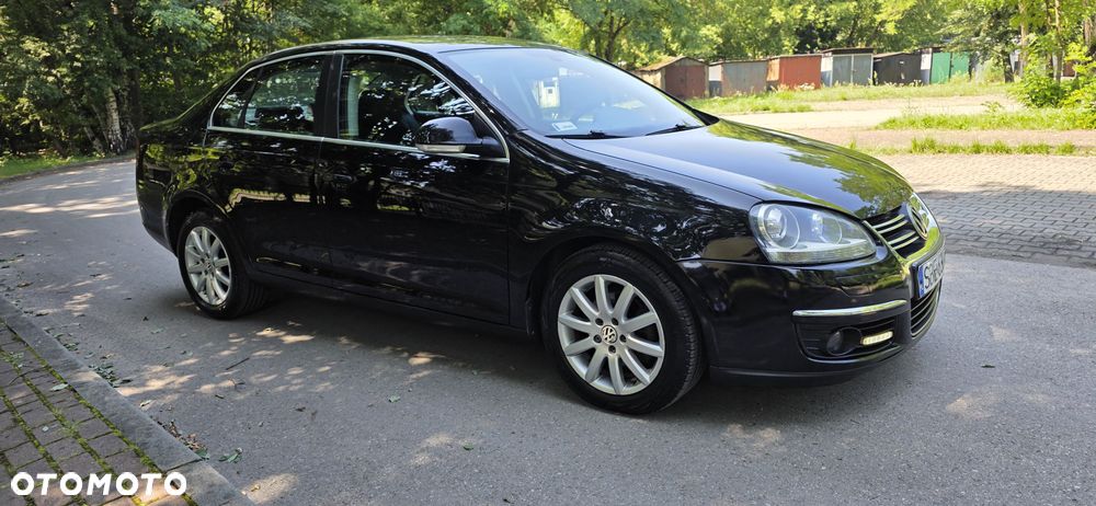 Volkswagen Jetta 2.0 TDI DPF Sportline DSG - 33