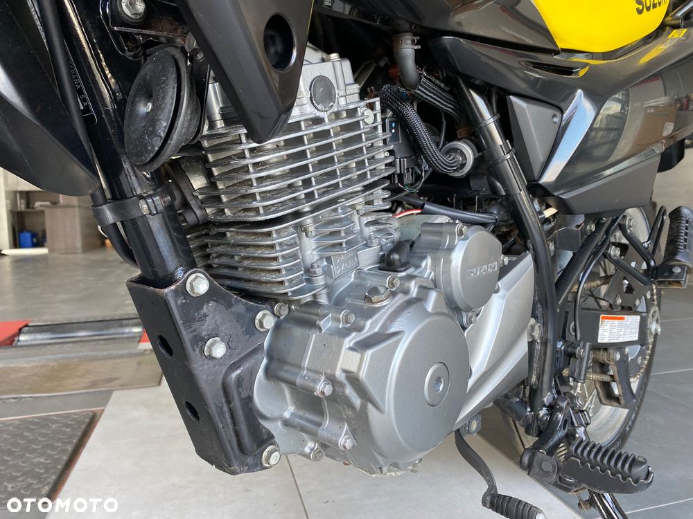 Suzuki DR - 28