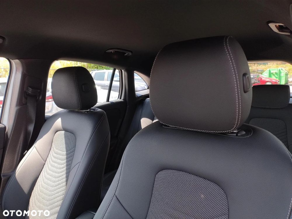 Mercedes-Benz GLA 200 Progressive - 12