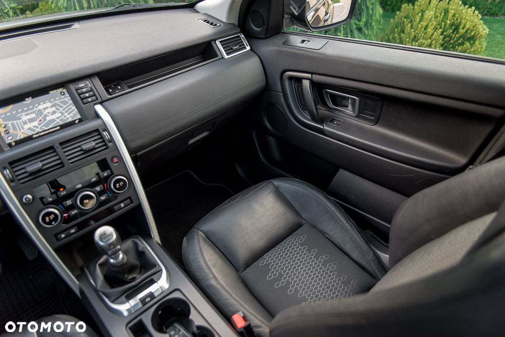 Land Rover Discovery Sport TD4 HSE Luxury - 26