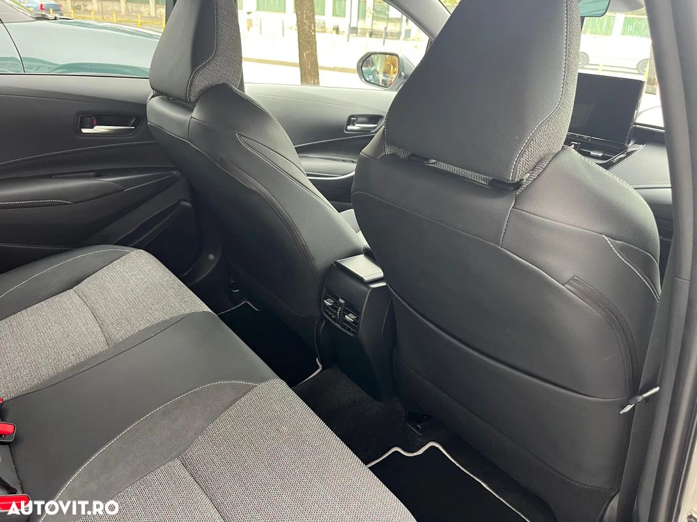 Toyota Corolla TS 1.8 HSD Dynamic - 30