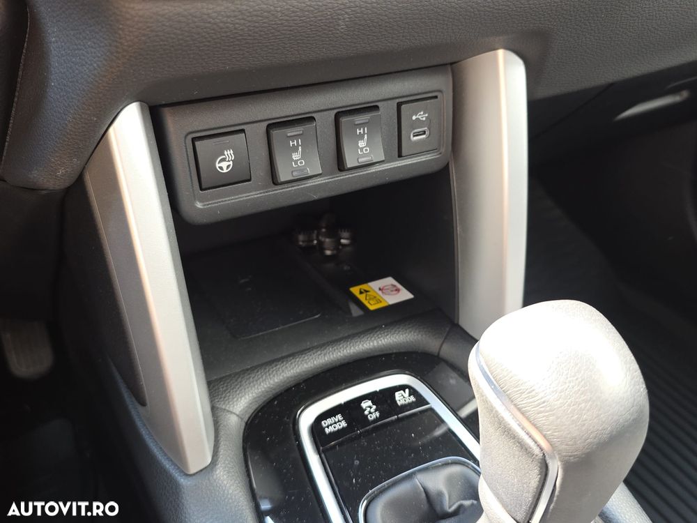 Toyota Corolla Cross - 13