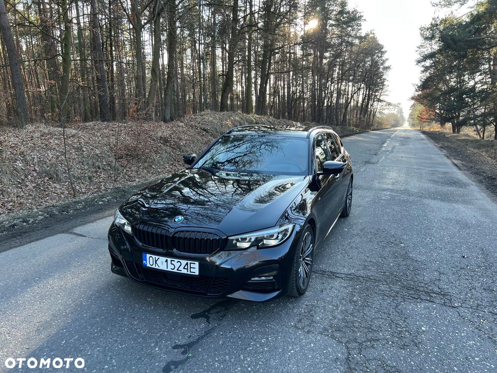 BMW Seria 3 330i xDrive M Sport - 1
