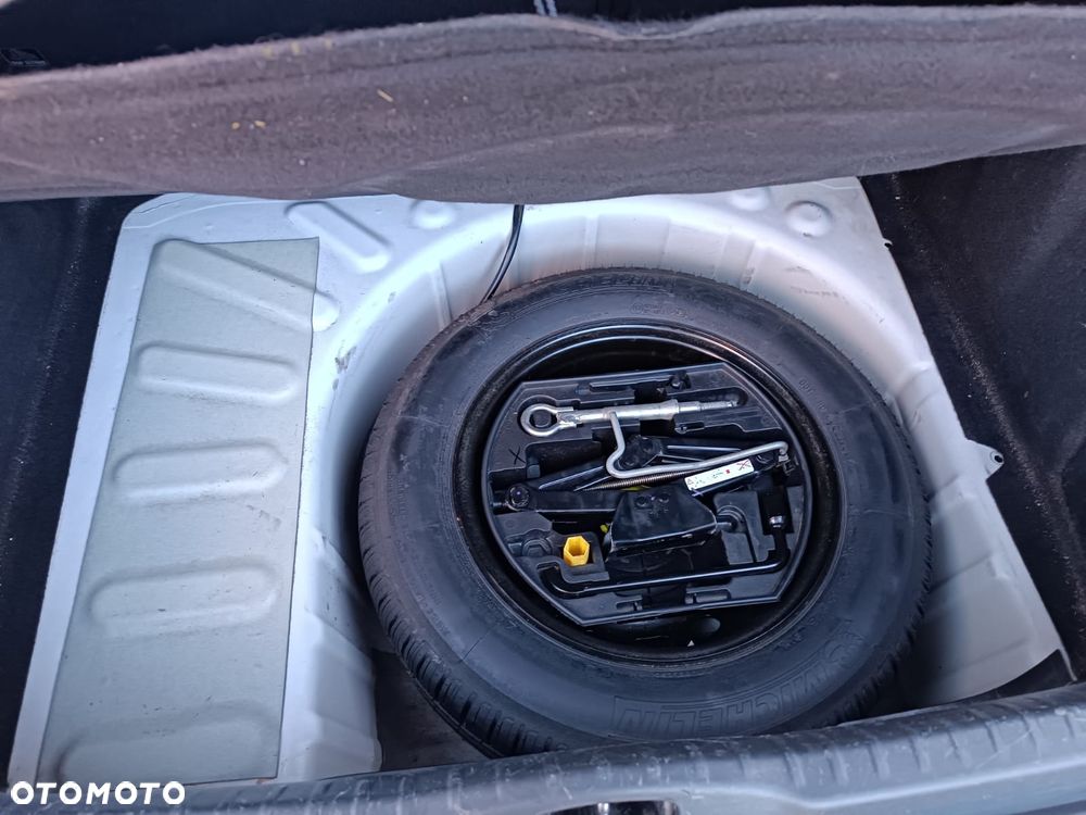 Peugeot 308 1.6 HDi Style - 25