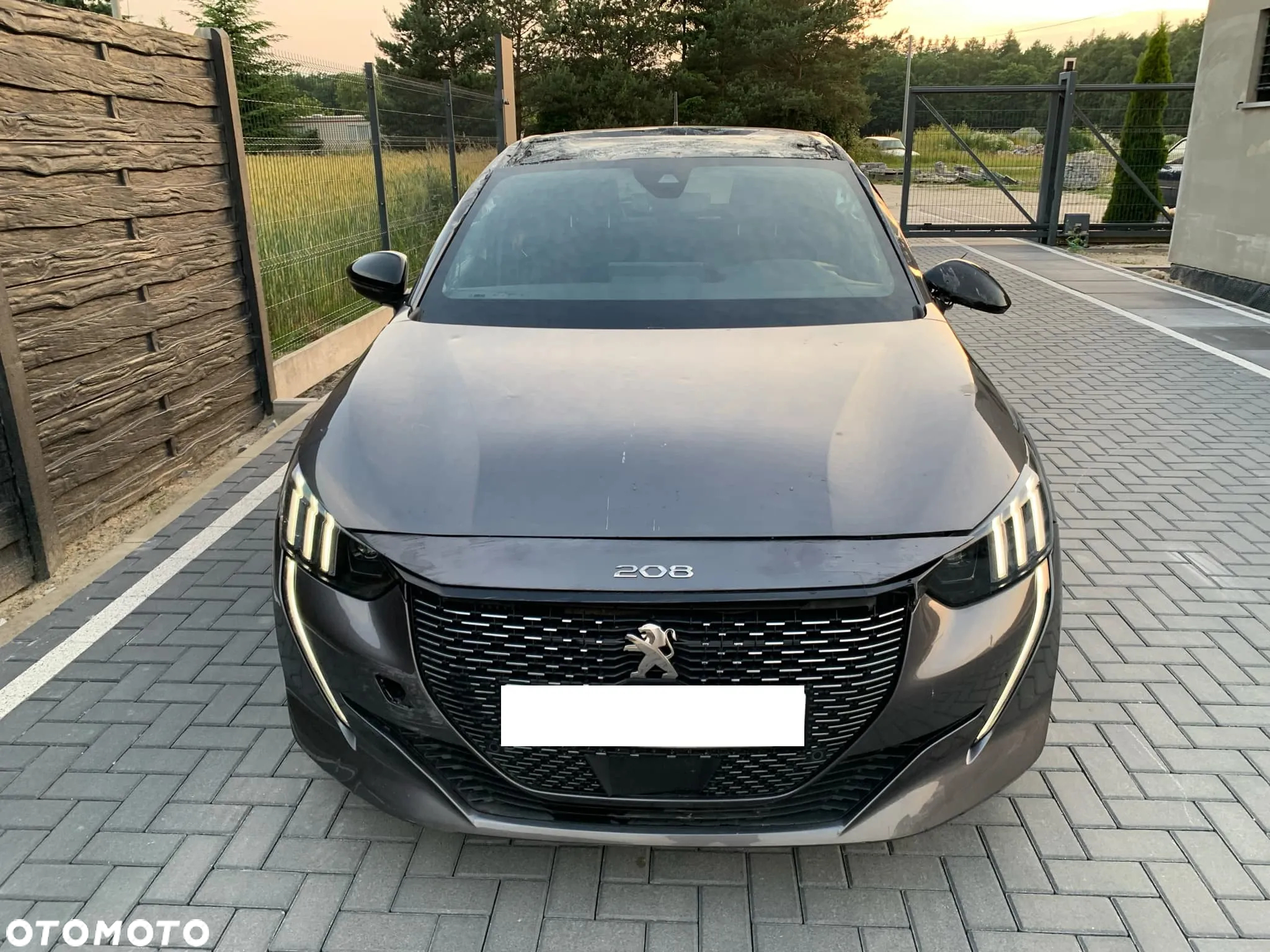 Peugeot 208 PureTech 100 EAT8 GT - 23