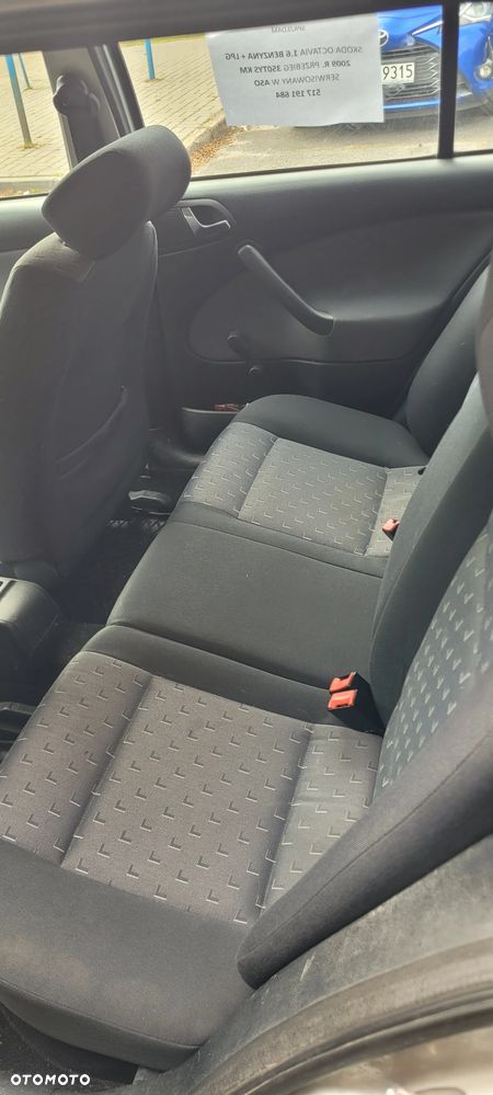 Skoda Octavia 1.6 Tour - 8